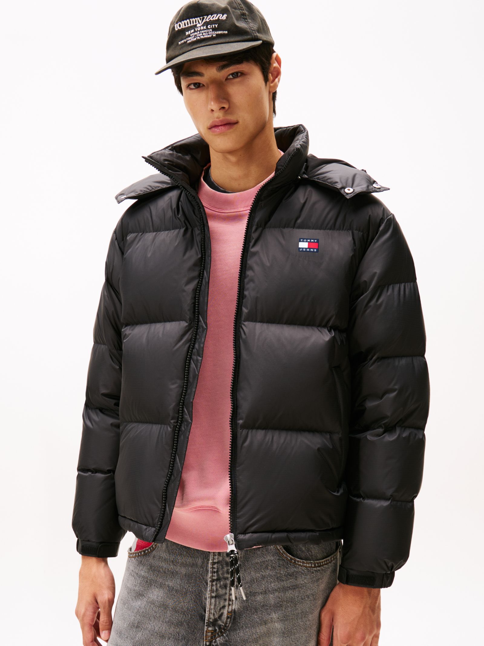 Tommy Jeans Alaska Pufferjack van ripstop met dons en capuchon in zwart