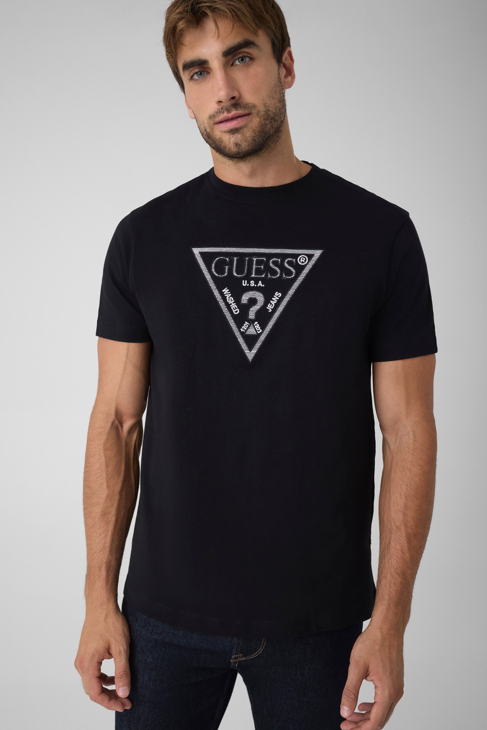 Guess T-Shirt Met Geborduurde Driehoek in zwart