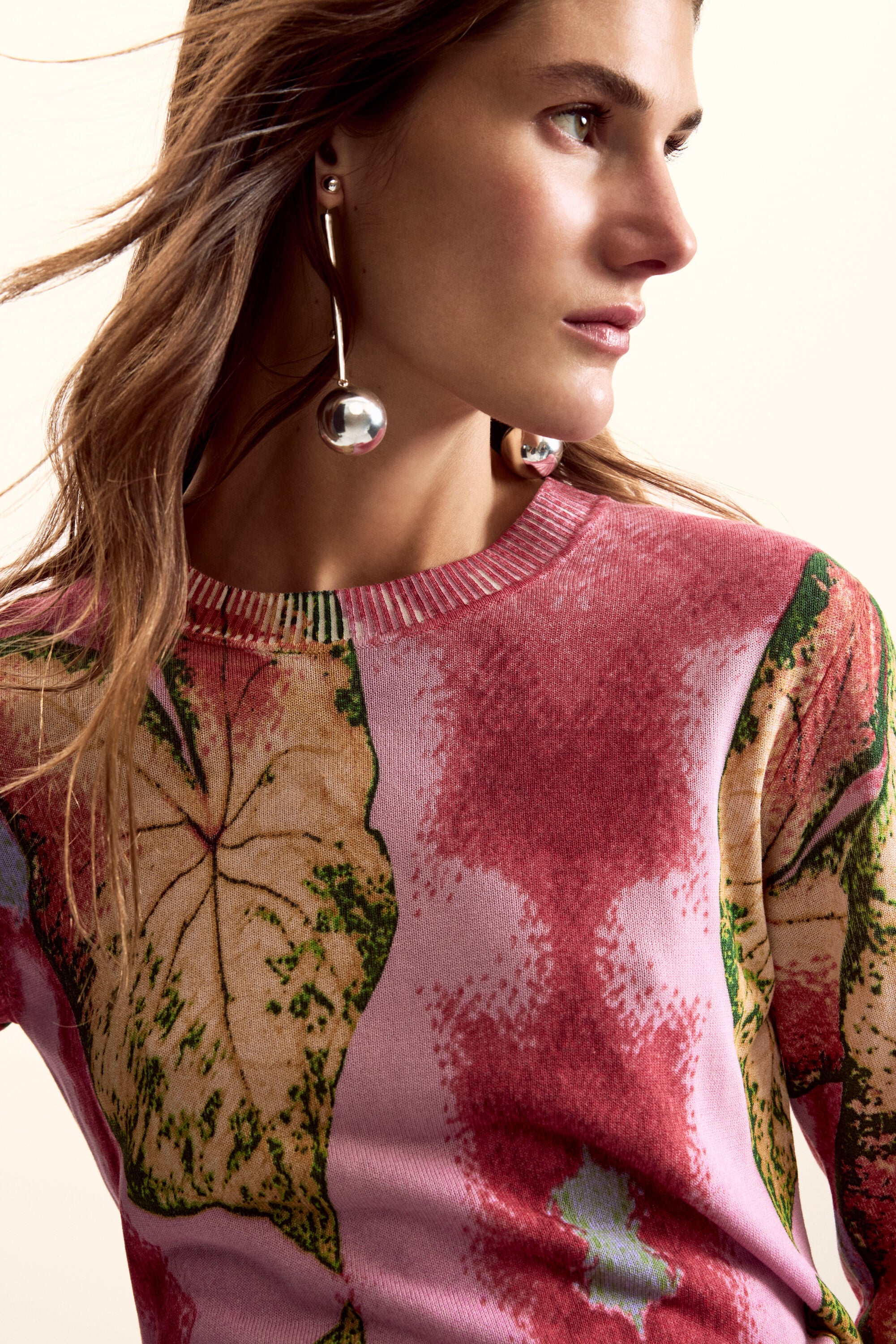 Desigual trui ontworpen door mr. christian lacroix in roze