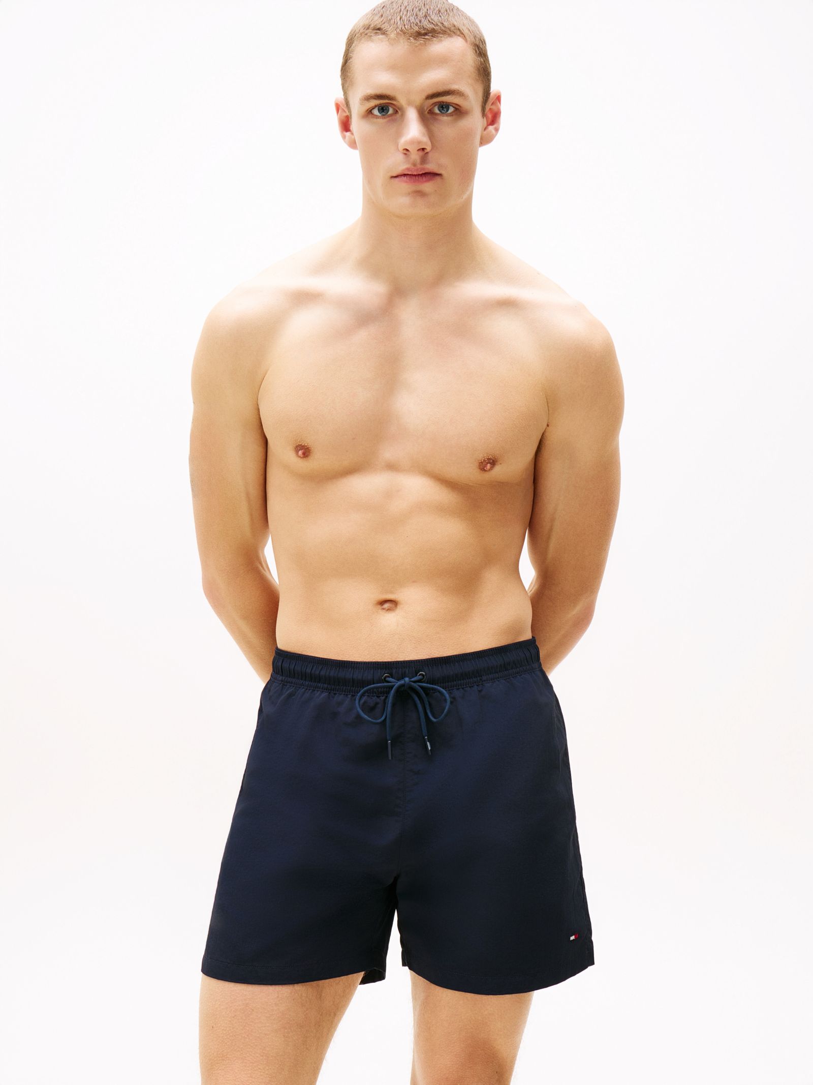 Tommy Hilfiger Halflange zwemshort met geborduurde vlag