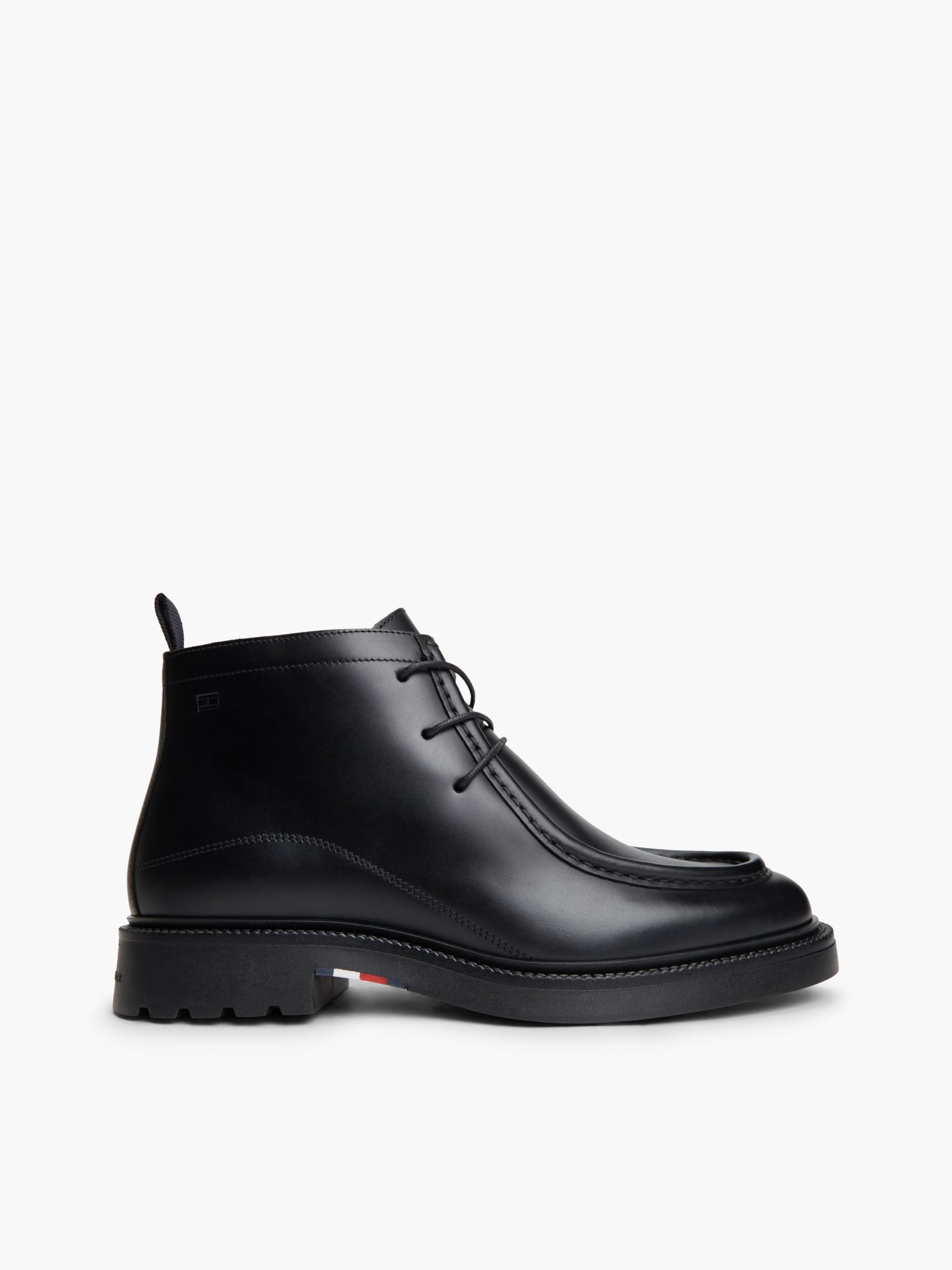 Tommy Hilfiger leren chukka boot met veters en moc toe in zwart