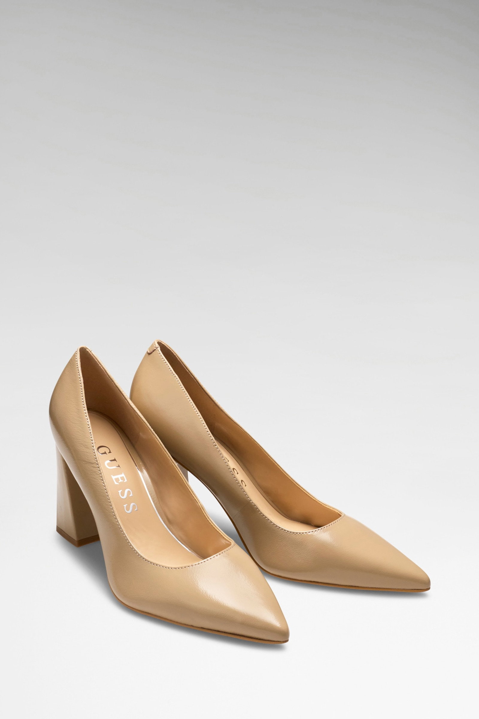 Guess Barchie Echtleren Court-Schoenen in beige